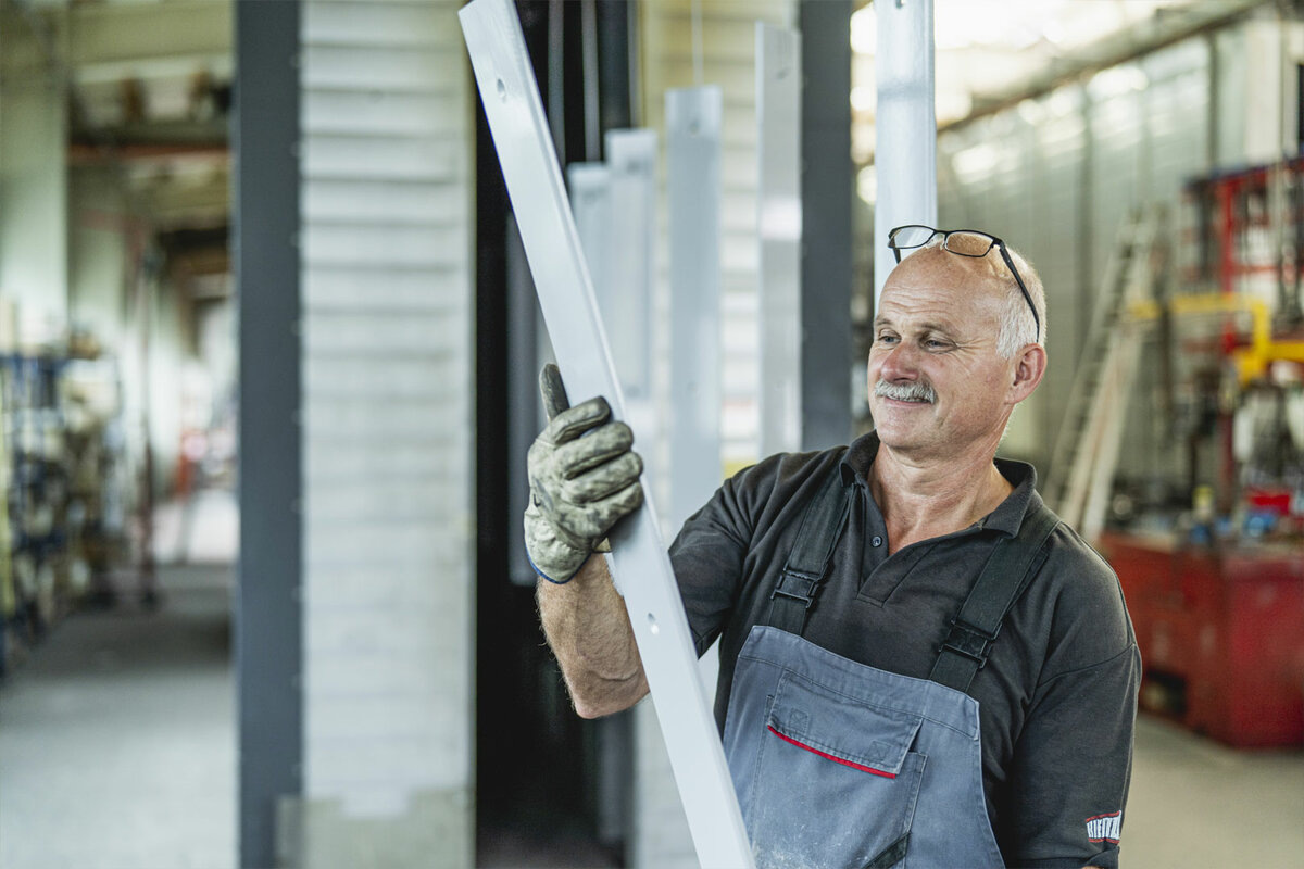 Metallbauer bei der Arbeit