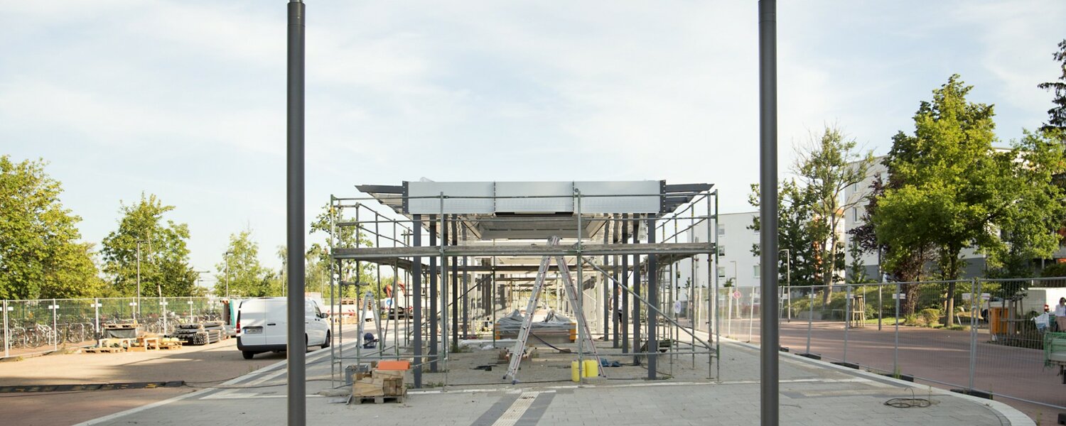 Busbahnhof Pinneberg Montage-Fortschritte