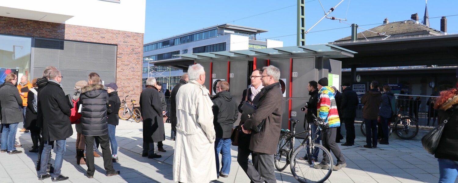 Eröffnung der neuen Bike and Ride Box in Frankfurt-Rödelheim