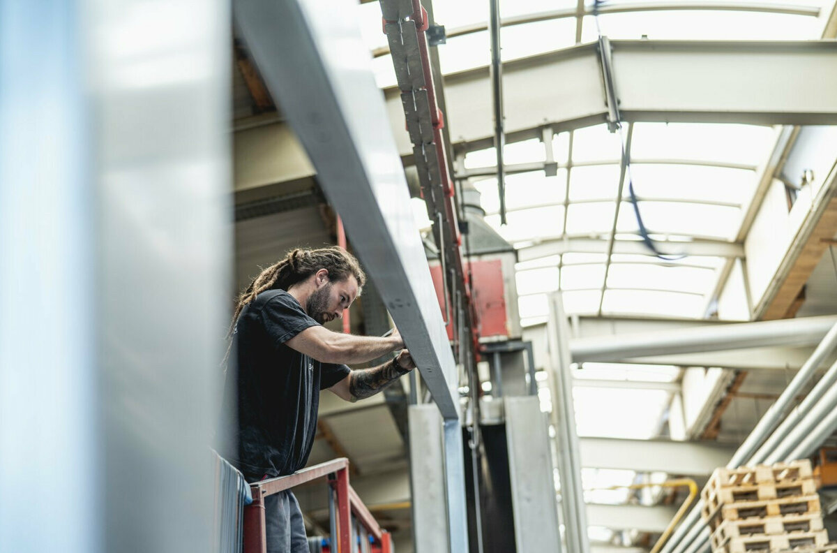 Metallbauer bei der Arbeit