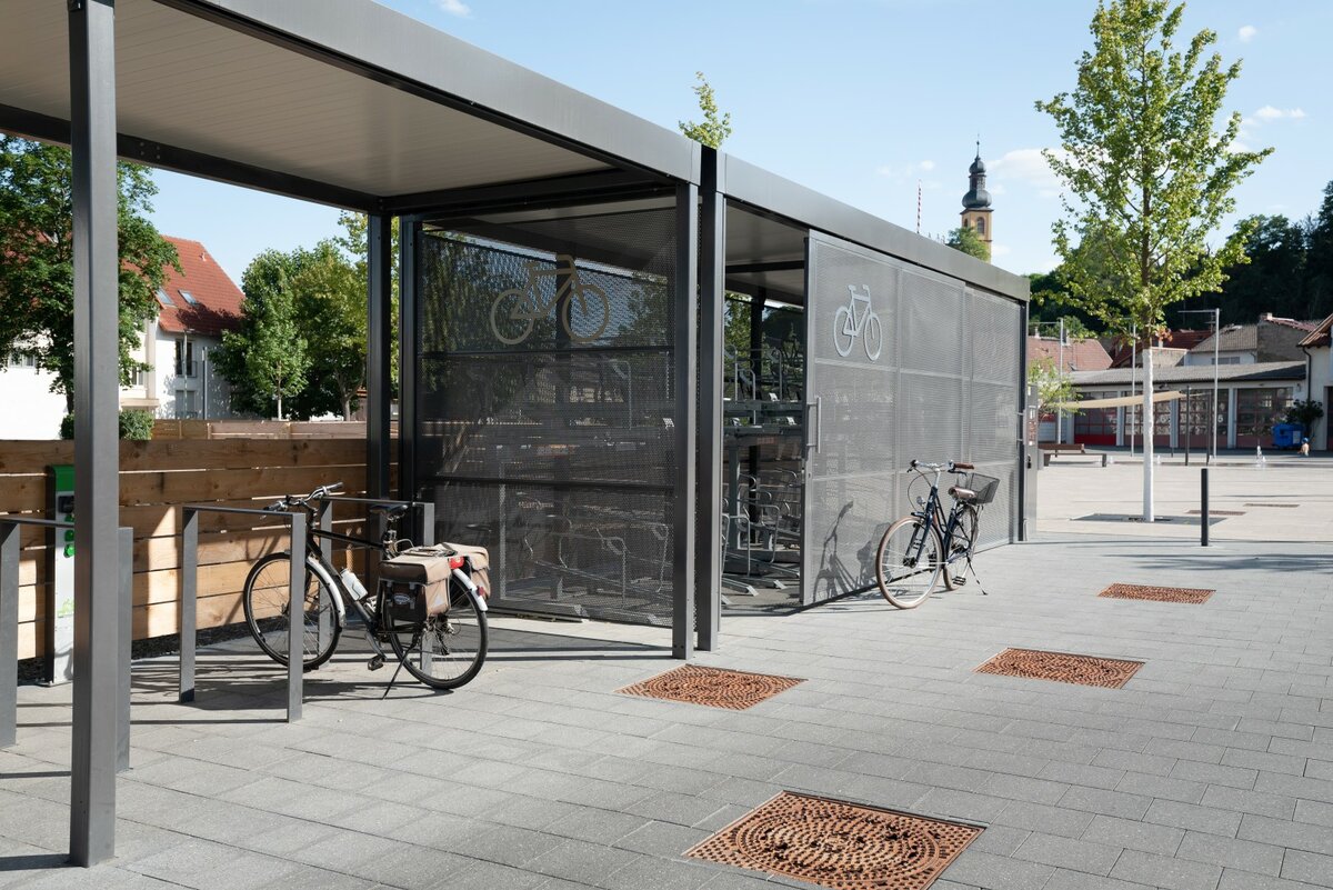 Sammelschließanlagen und Fahrrad-Überdachungen an Bahnhöfen Sammelschließanlagen und Fahrrad-Überdachungen an Bahnhöfen