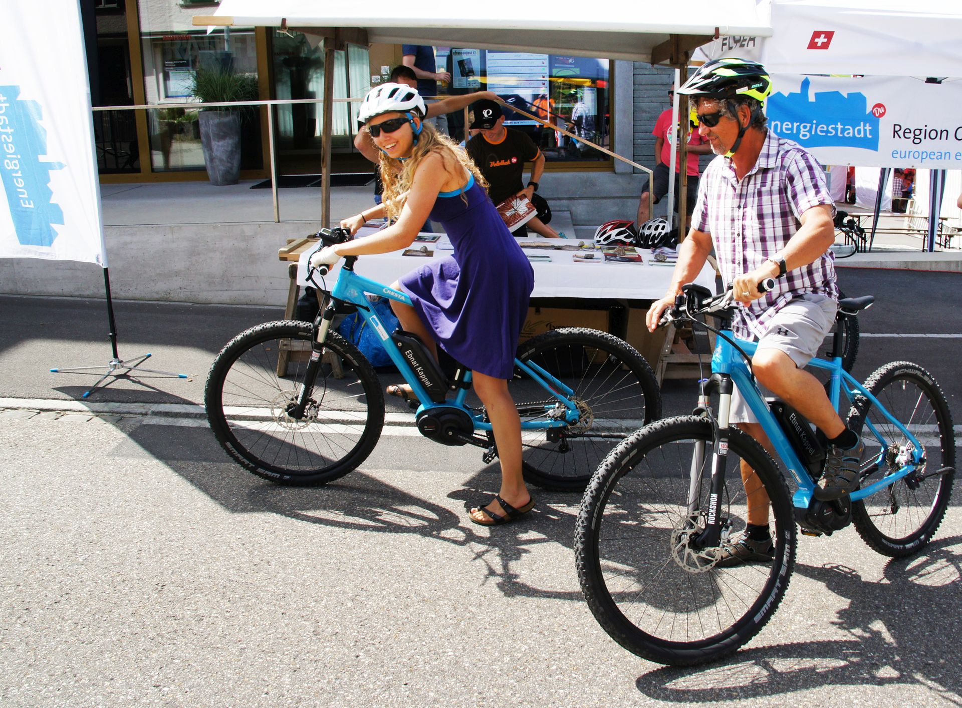 Auf geht’s zur Testfahrt mit den E-Bikes der Gemeinde