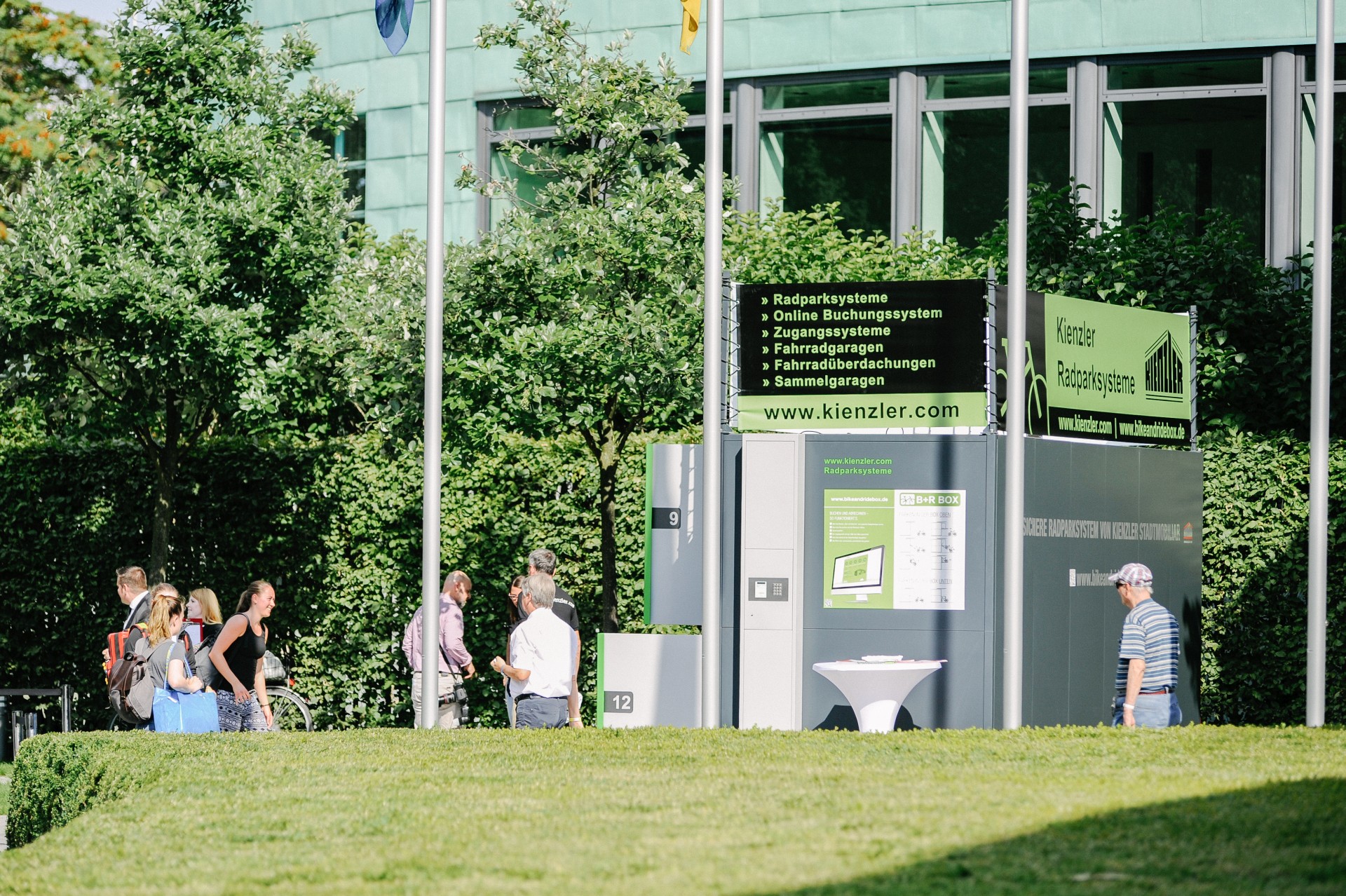 Der seitliche Anblick auf das Kienzler Radparksystem