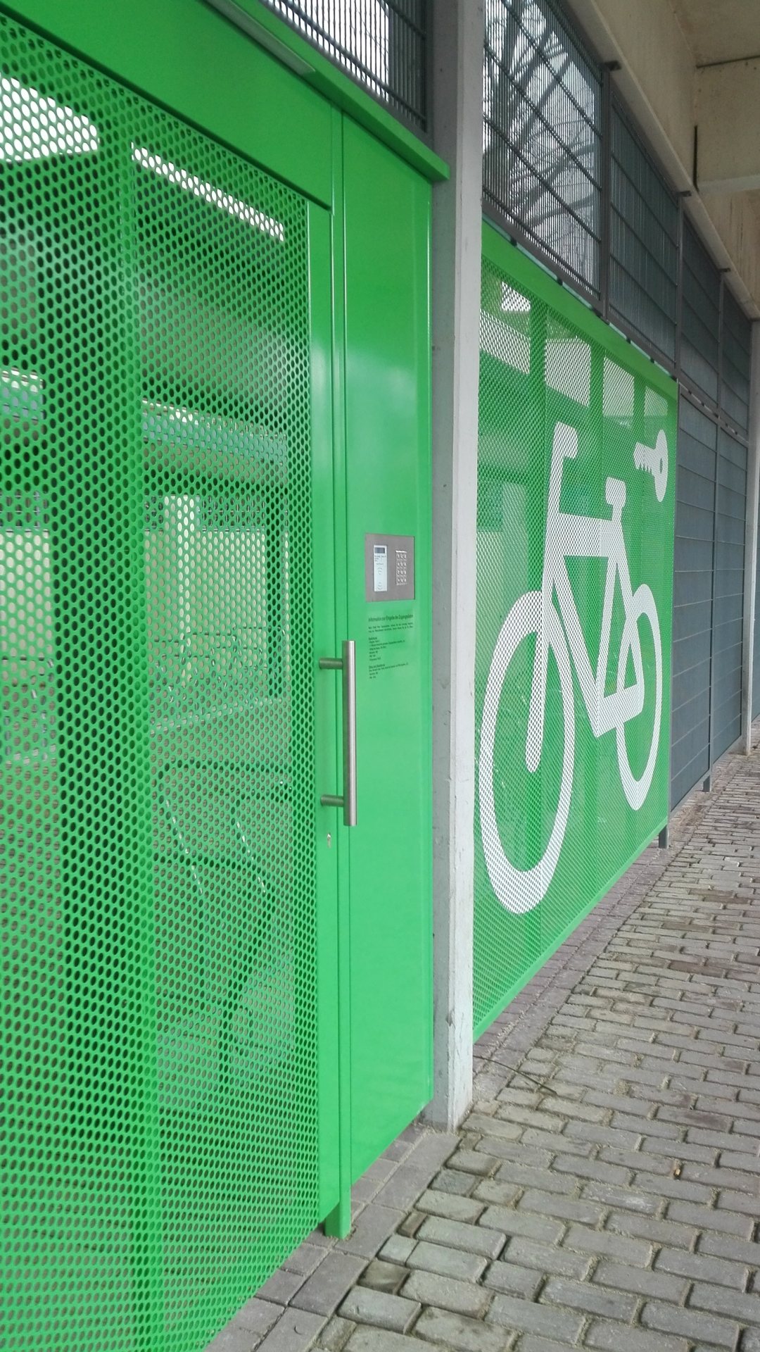 Außenansicht Sammelabstellanlage Neumünster Bahnhof