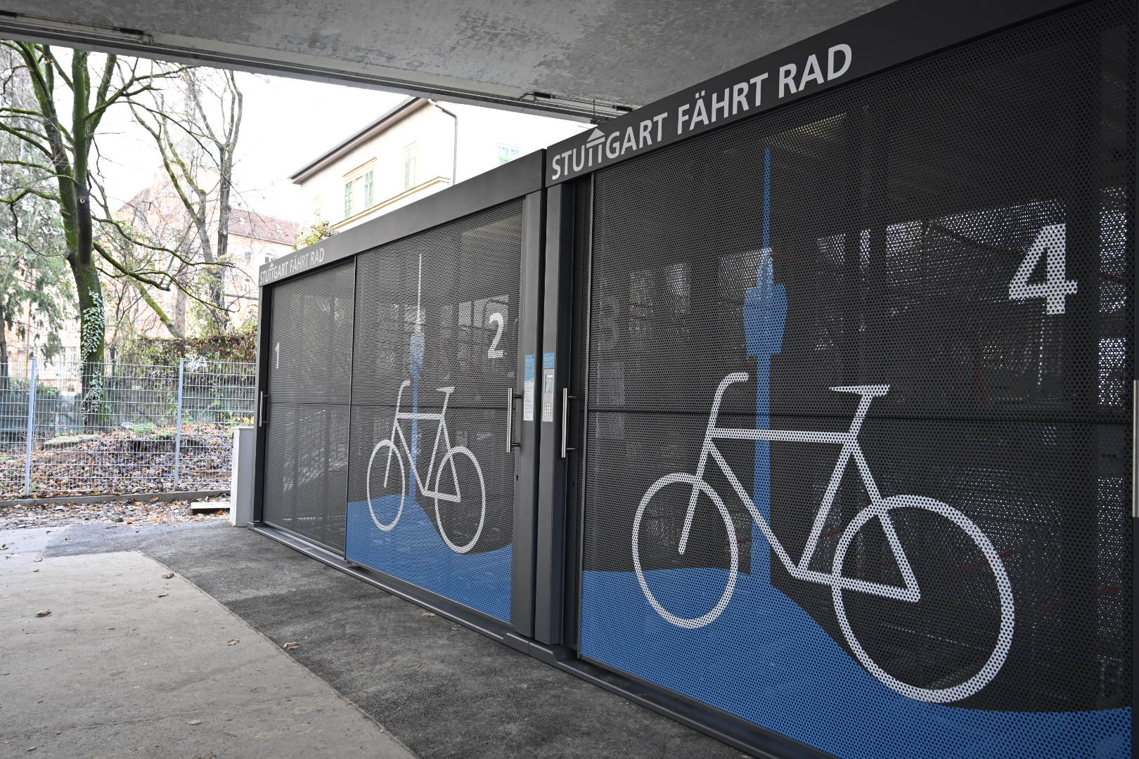 Erste Fahrrad-Sammelgarage in Stuttgart, erste Kienzler Sammelgarage fundamentfrei in Containerbauweise (mobil)