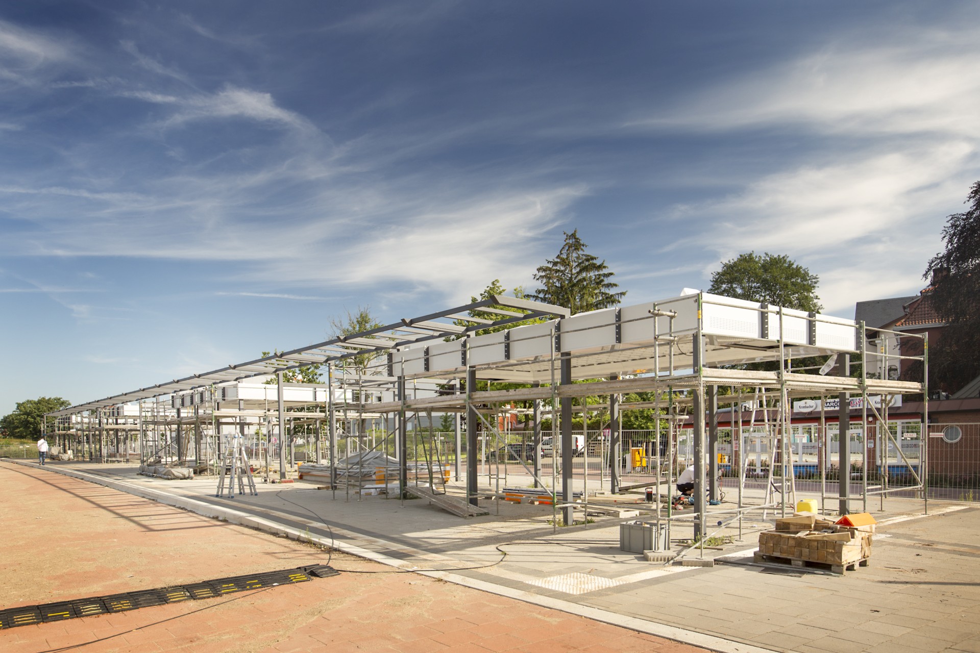 Busbahnhof Pinneberg Montage-Fortschritte