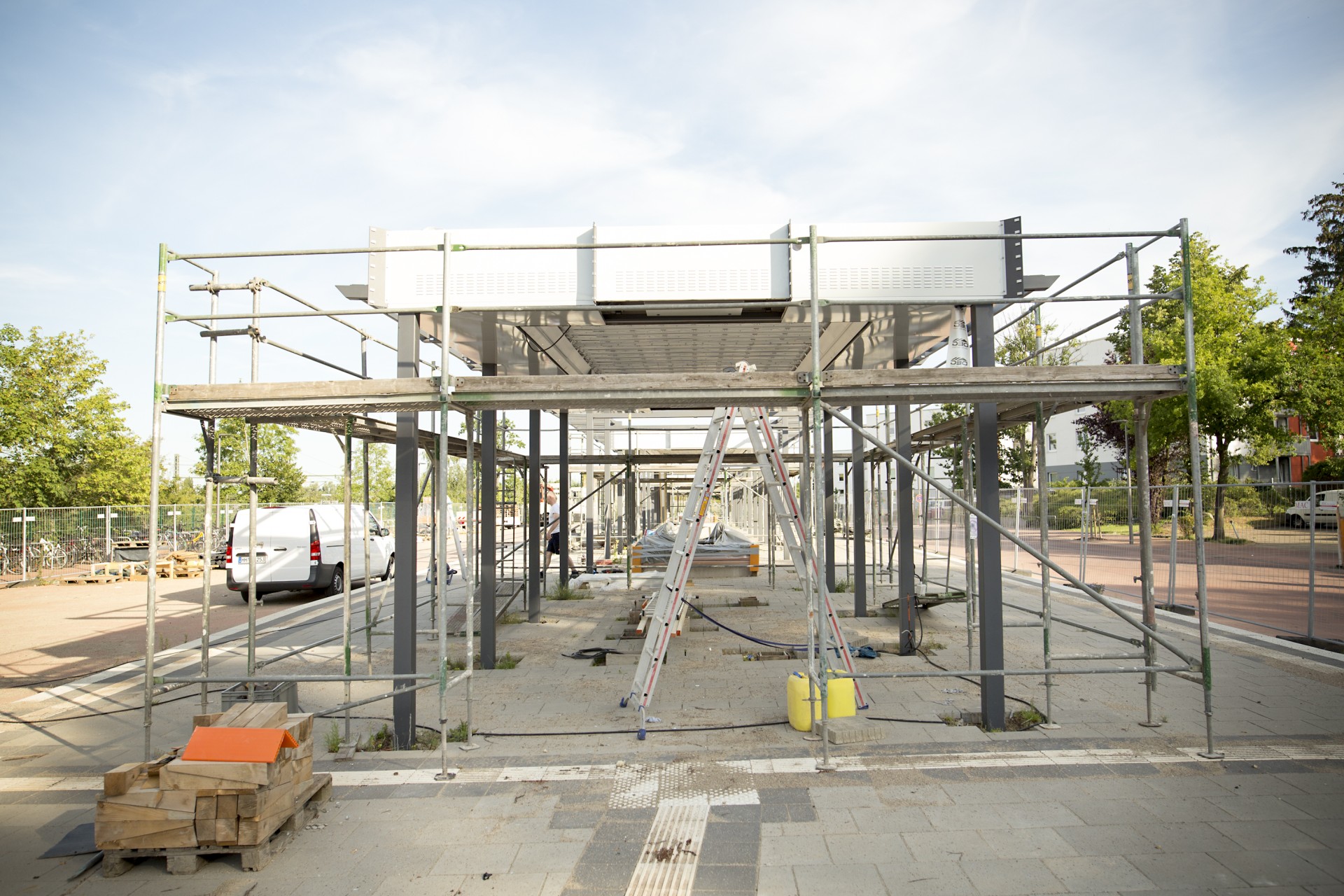 Busbahnhof Pinneberg Montage-Fortschritte