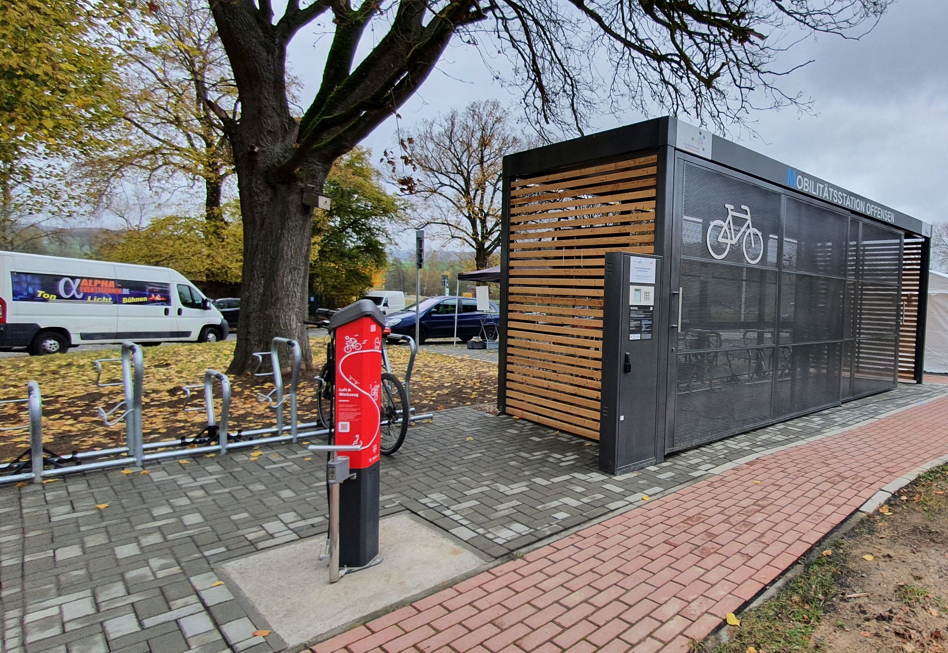 Sammelschließanlage mit Servicestation am Bahnhof Uslar-Offensen