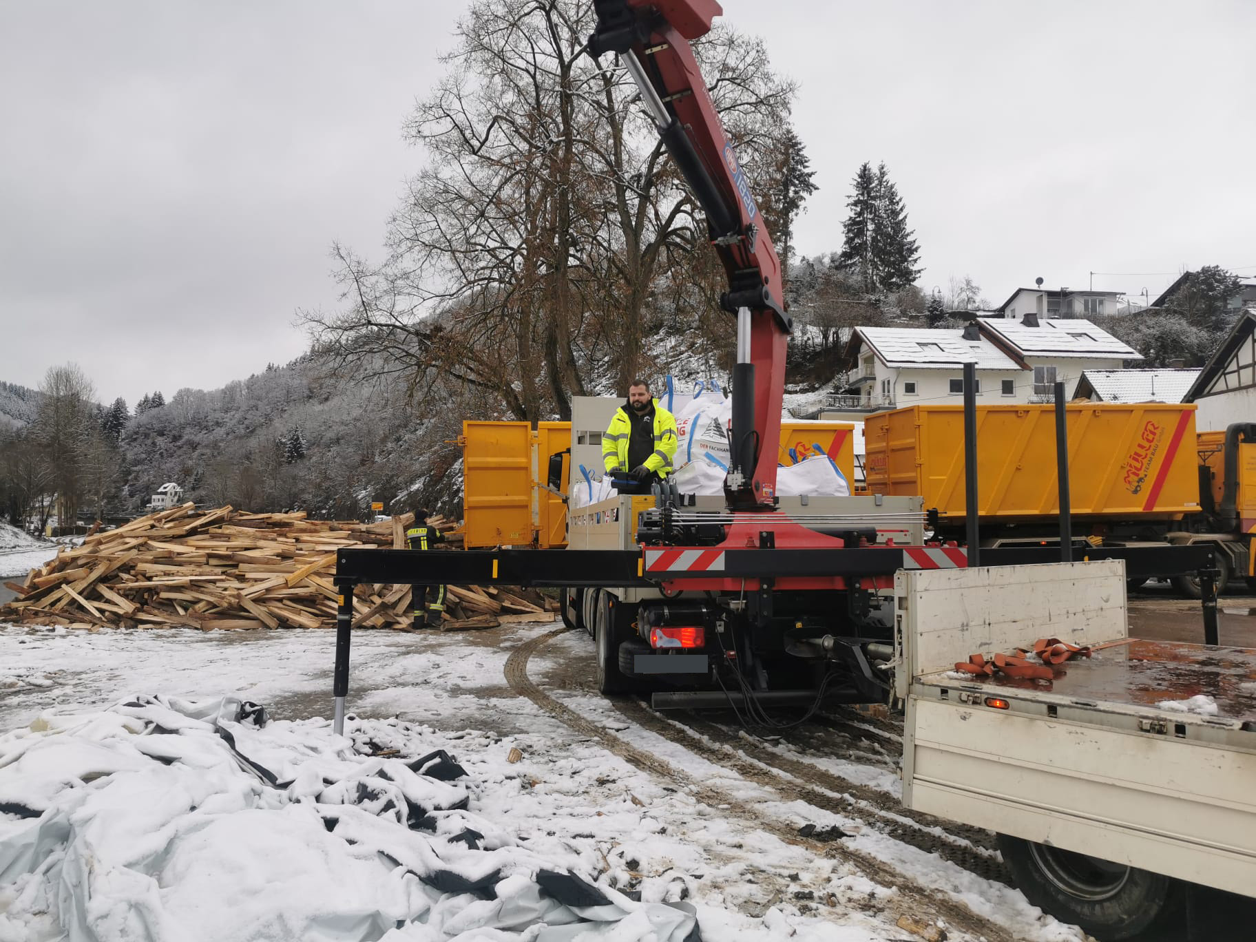 Tolle Brennholz-Spendenaktion für das Ahrtal aus dem Raum Niedereschach