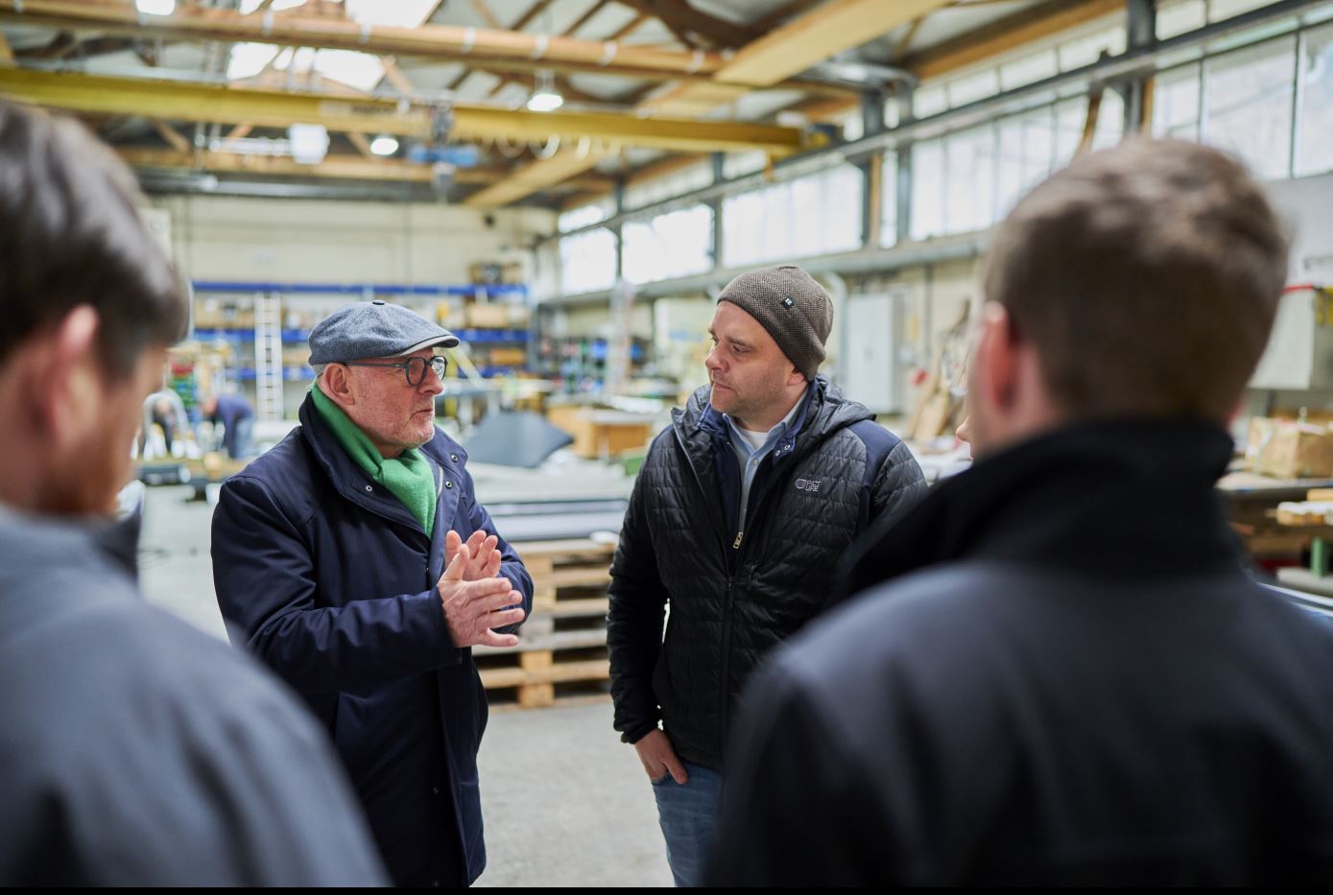 Politischer Besuch: Minister Hermann und Staatssäkreterin Boser bei Kienzler Stadtmobiliar