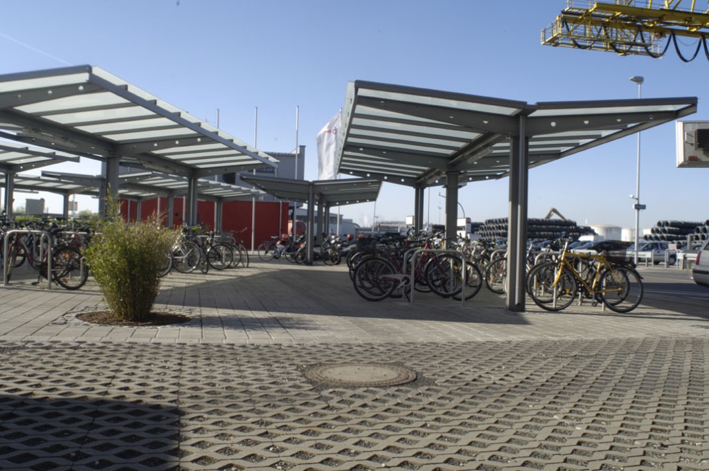 Fahrradüberdachung von Kienzler Stadtmobiliar