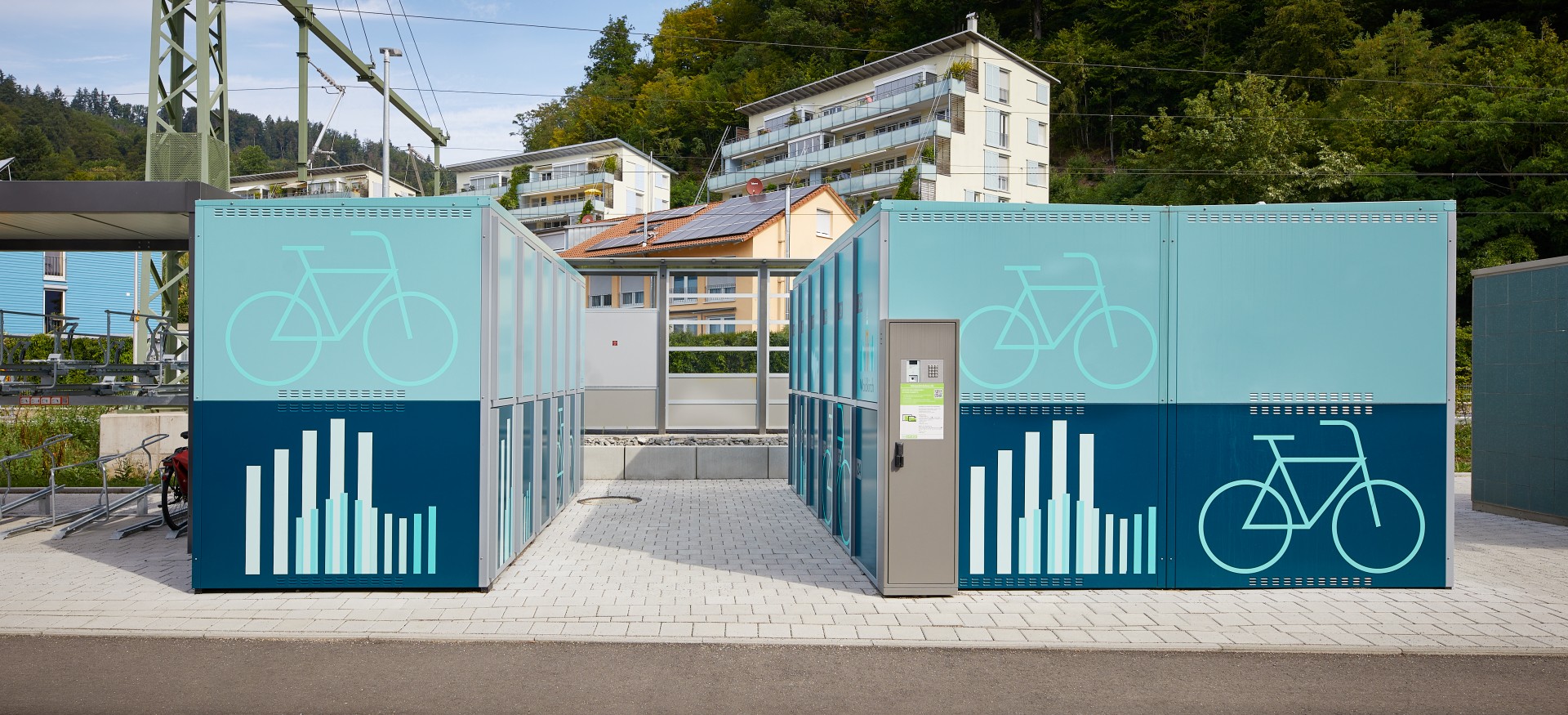 Doppelstöckige Bike and Ride Boxen von Kienzler Stadtmobiliar